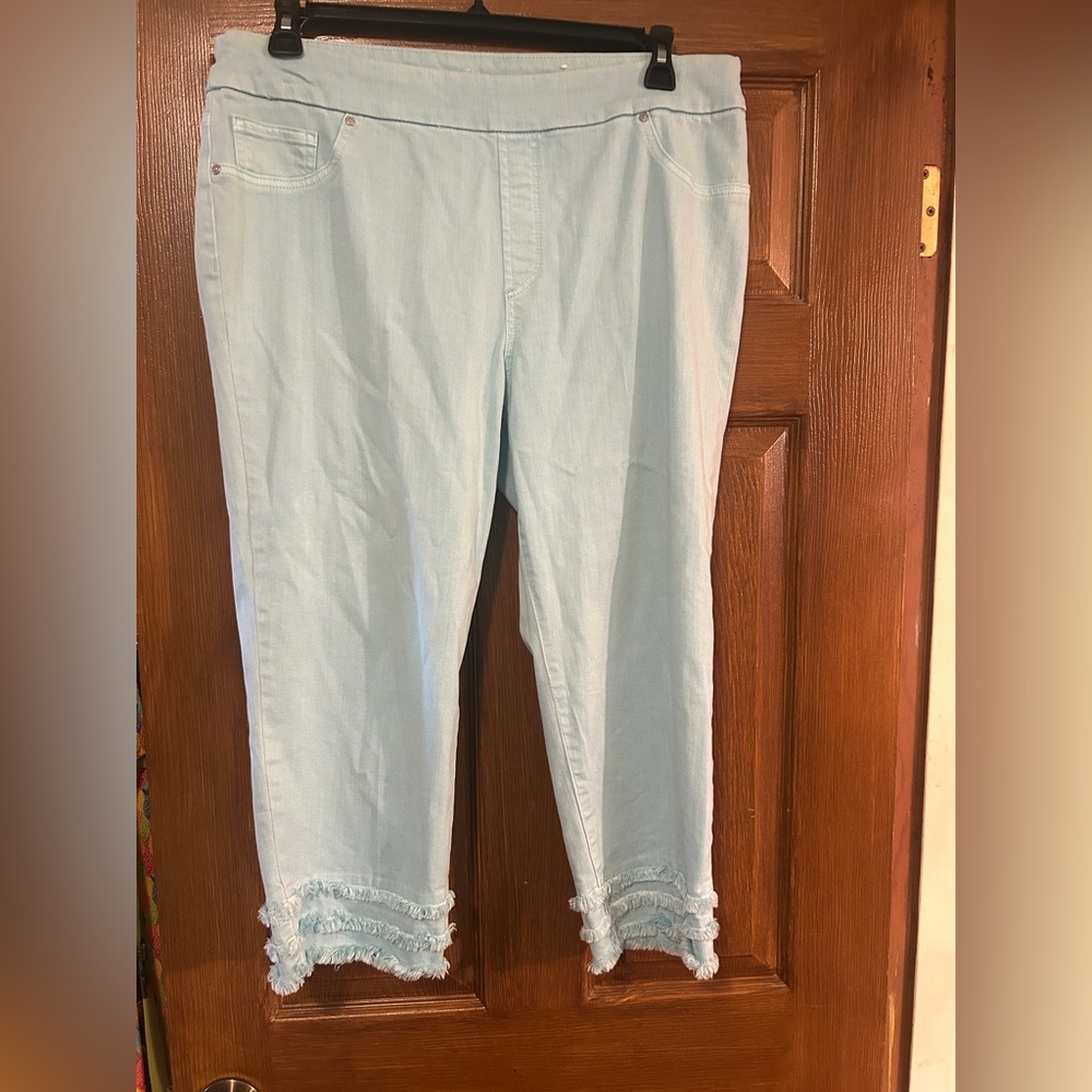 Chico’s Light Blue Frayed Hem Women pants - size 2.5 or 14-16